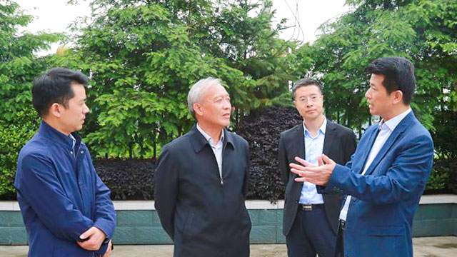 江苏省调研组来宣恩县调研脱贫攻坚工作