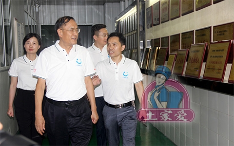 国家能源集团物资公司联合京东集团来宣恩调研
